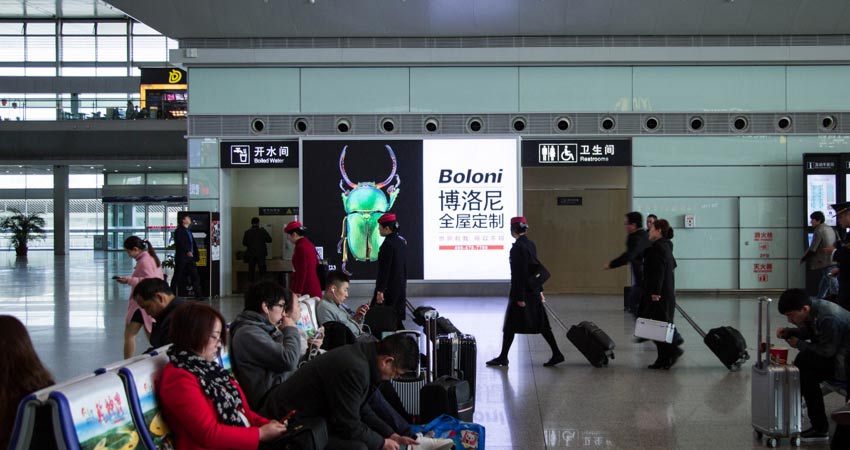 西安高铁站灯箱广告有什么投放价值呢？？？？尺寸规格是几多?